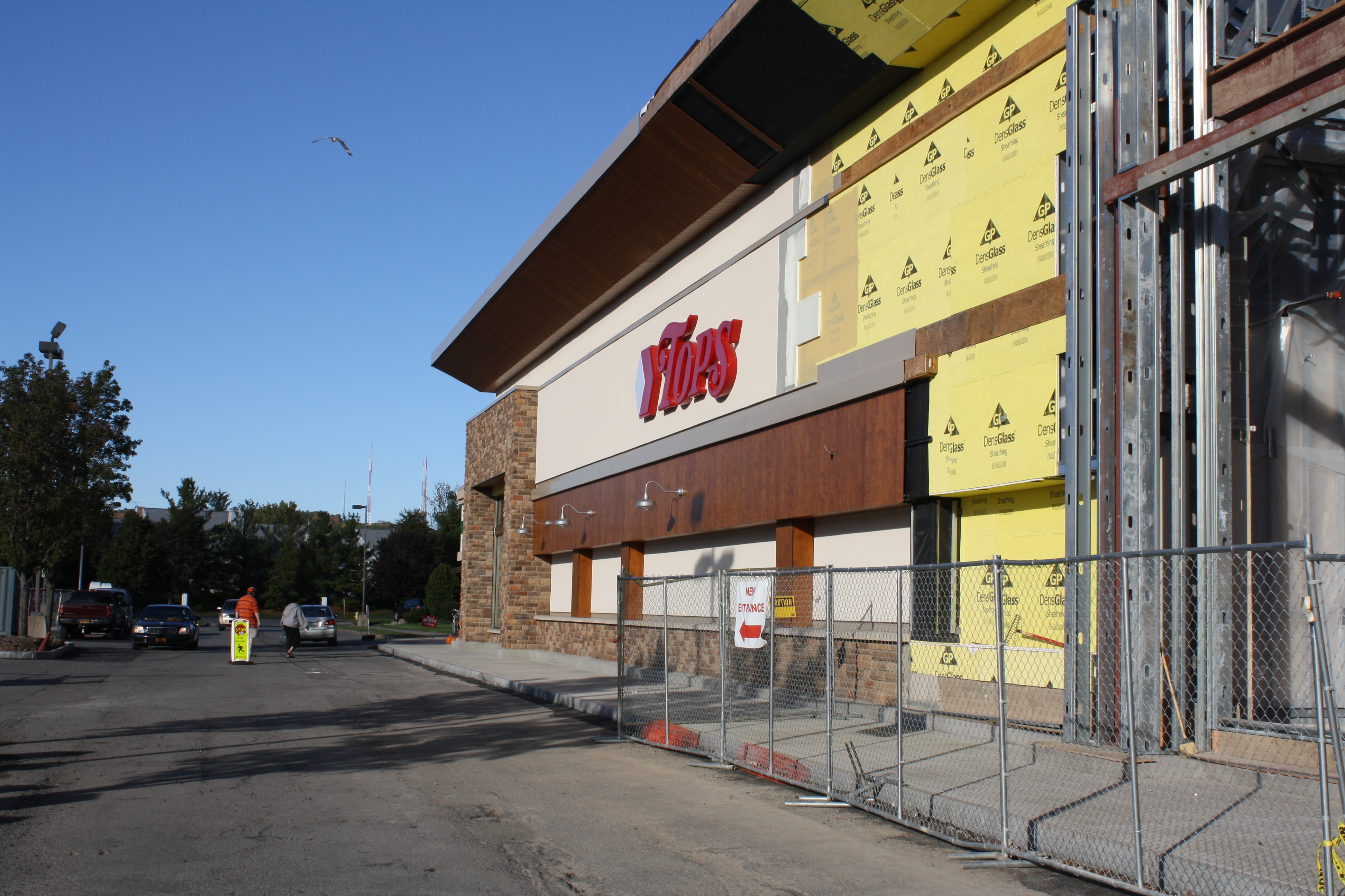 Read more about the article Renovations Underway at Tops Brighton Plaza