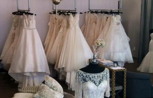 Read more about the article Silk Bridal Boutique Events Feature Ribbon-Cutting, Grand Opening